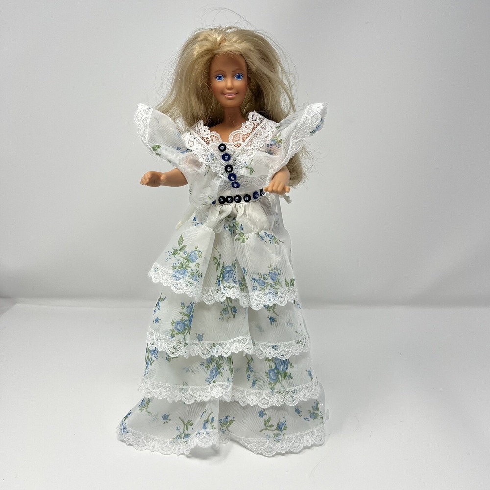 Vintage Hasbro Maxie Doll 1987‎ Beautiful Dress Great Gift for Anyone